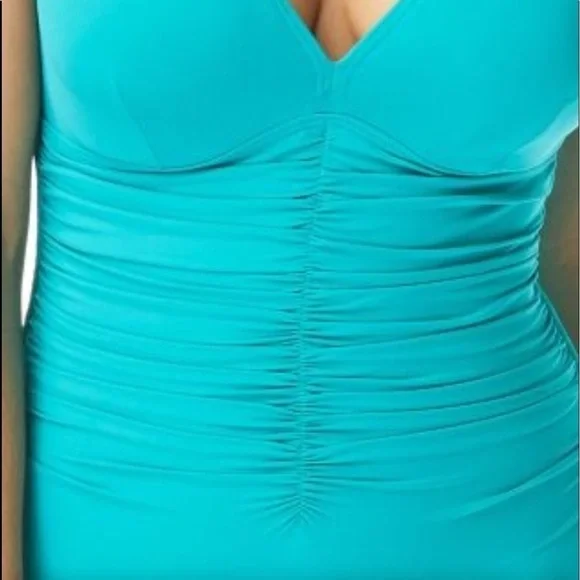 COCO Reef Solitaire V Neck One Piece Swimsuit - Picture 3 of 8